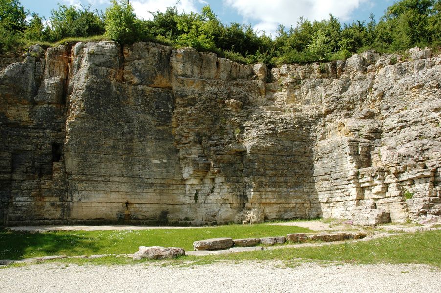 Mur escalade Creys-Mépieu - OTSI Morestel