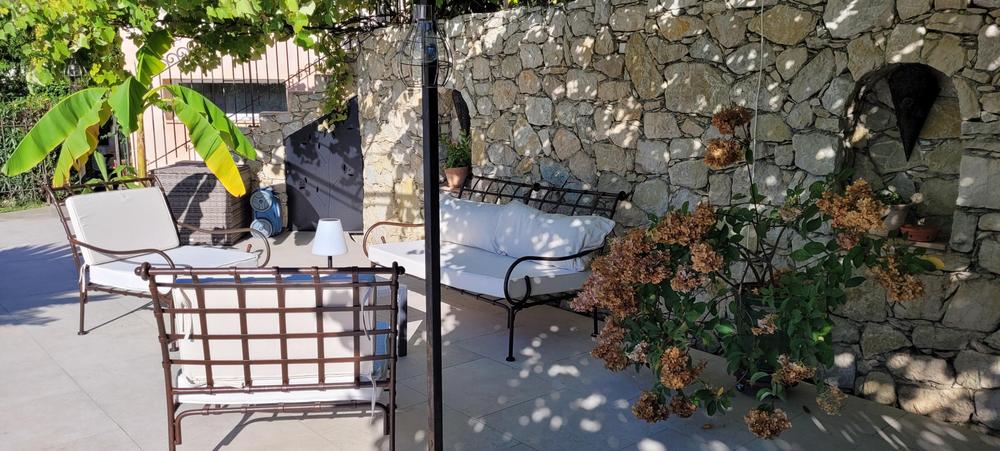 Salon pergola Gîte Macalinewa Gîtes de France Alpes-Maritimes Saint-Jeannet