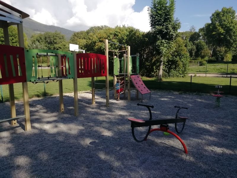 Aire de Jeux Tors