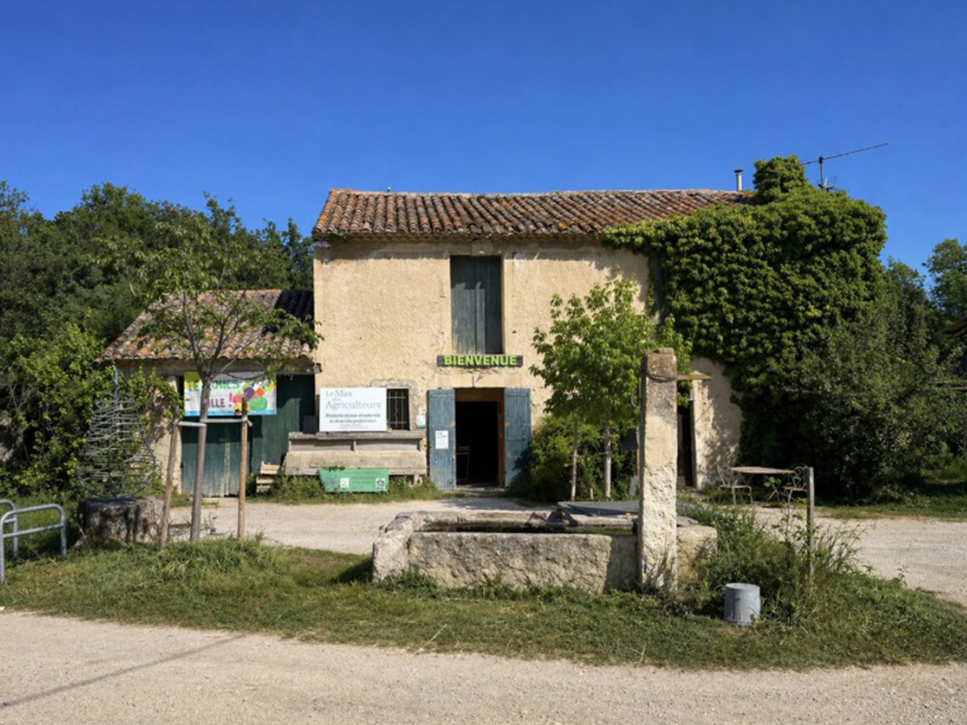 La petite ferme pédagogique de Saint-Rémy - Producteur — photo 3