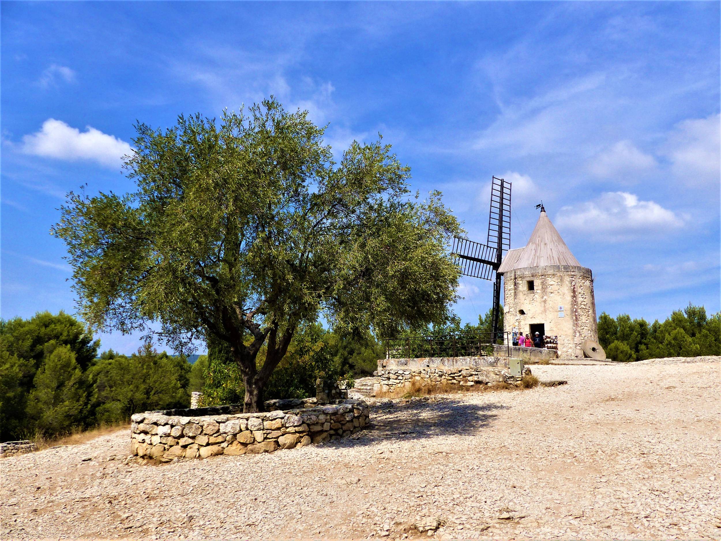 FONTVIEILLE - Les Crottes d'Aubert — photo 2