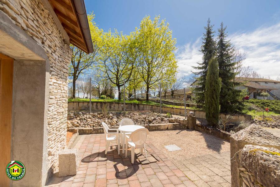 Image illustrative