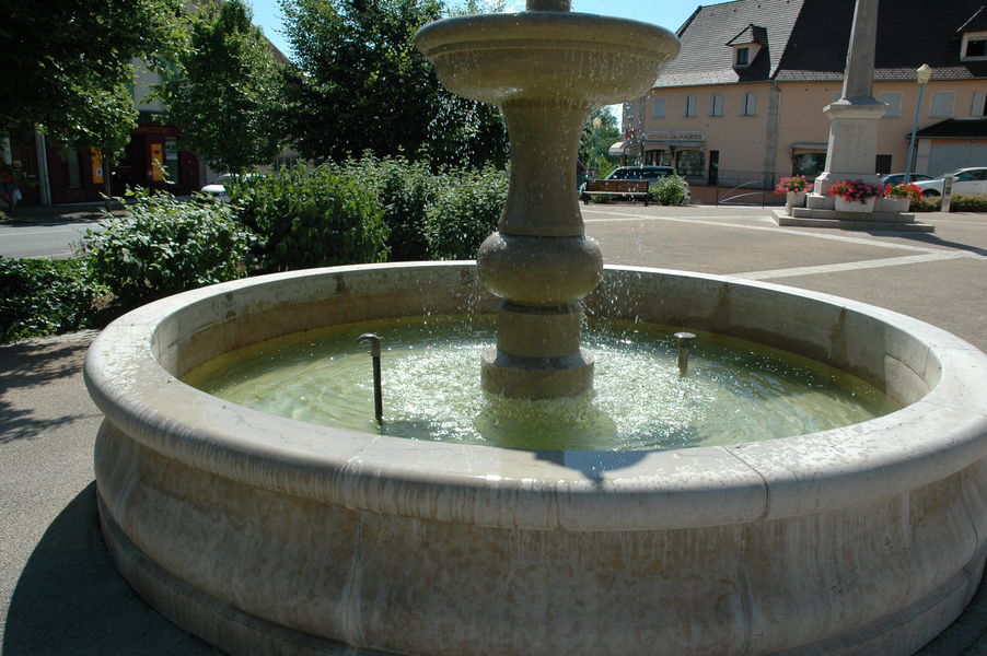 Fontaine de Vézeronce-Curtin