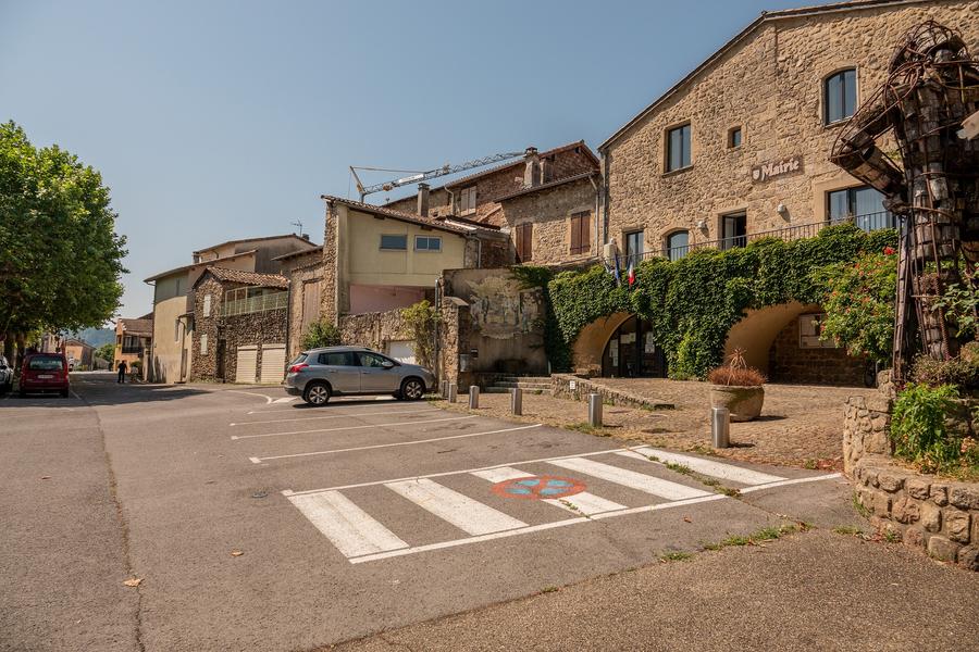 Parking de la Mairie