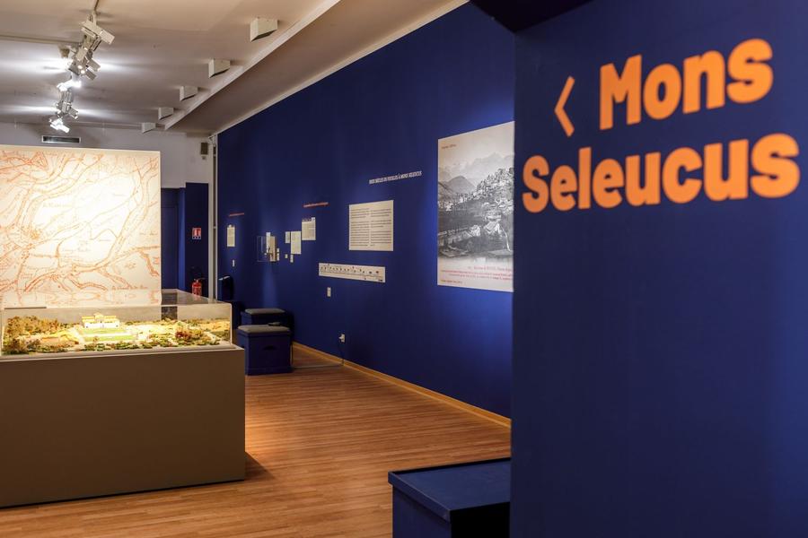 Visite de l’exposition « Mons Seleucus, carrefour divin »_Gap - © Etienne MAURY