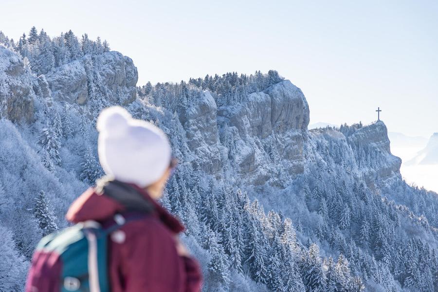 La croix du Nivolet depuis Le Sire_La Féclaz