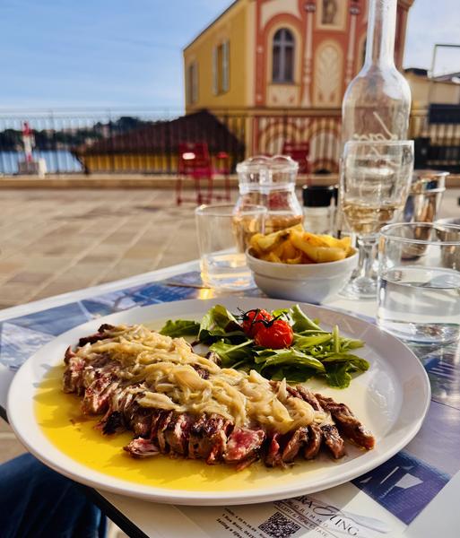 L'incontournable contre-filet de boeuf, fondue d'échalotes