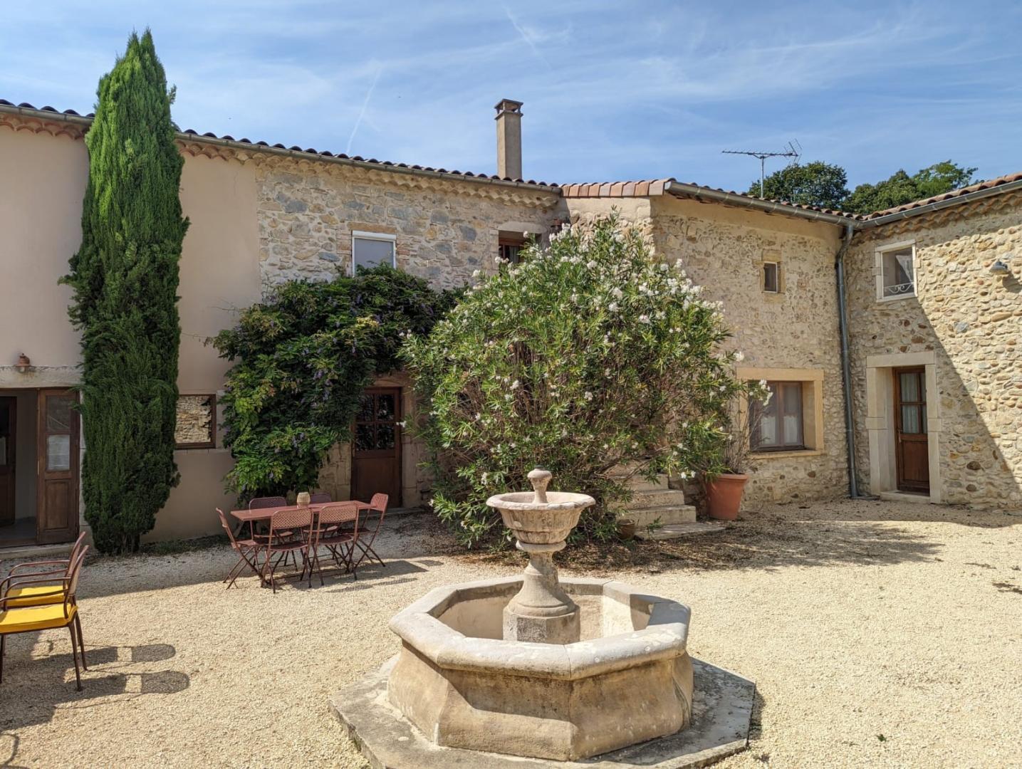 Votre cour extérieure close