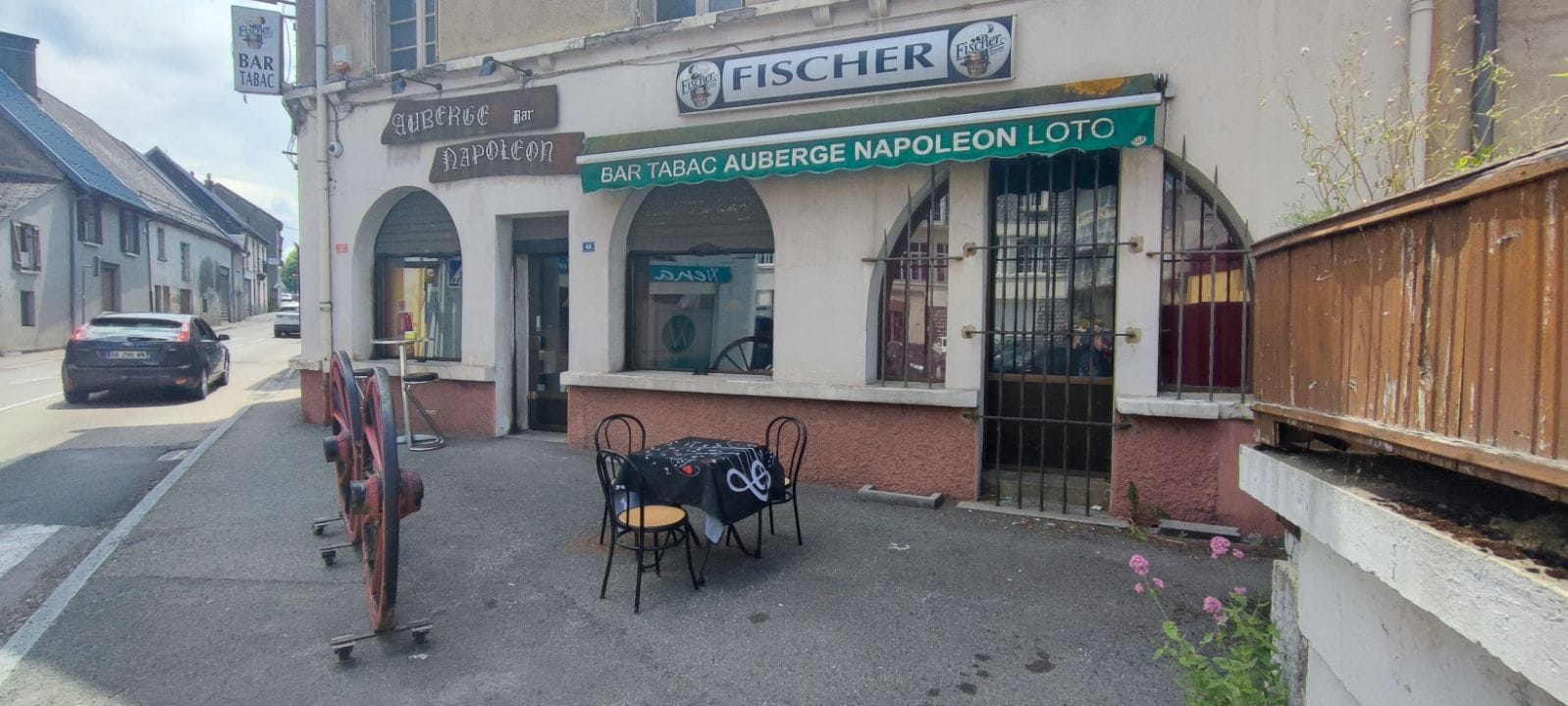 Photo de la devanture de l'Auberge Napoléon & La P'tite Cave.