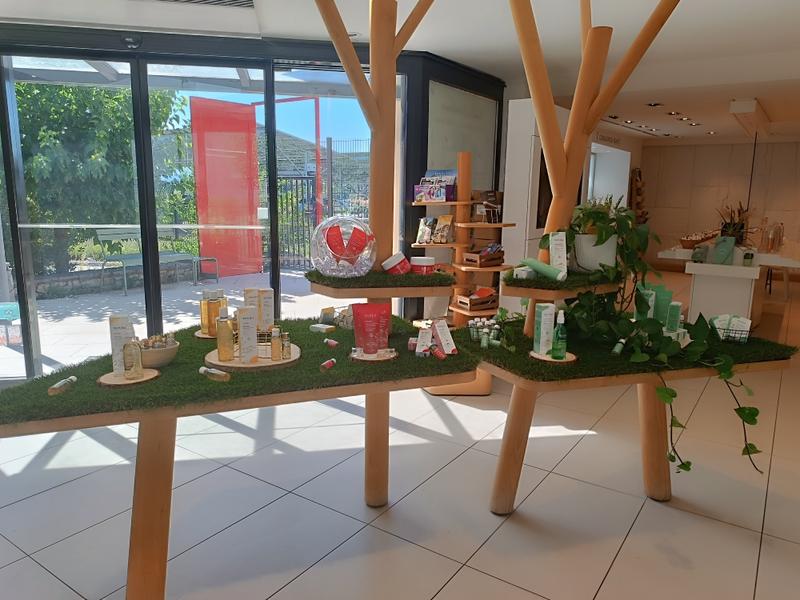 Melvita, cosmétiques certifiée bio | Visite commentée de l'usine en anglais_Lagorce