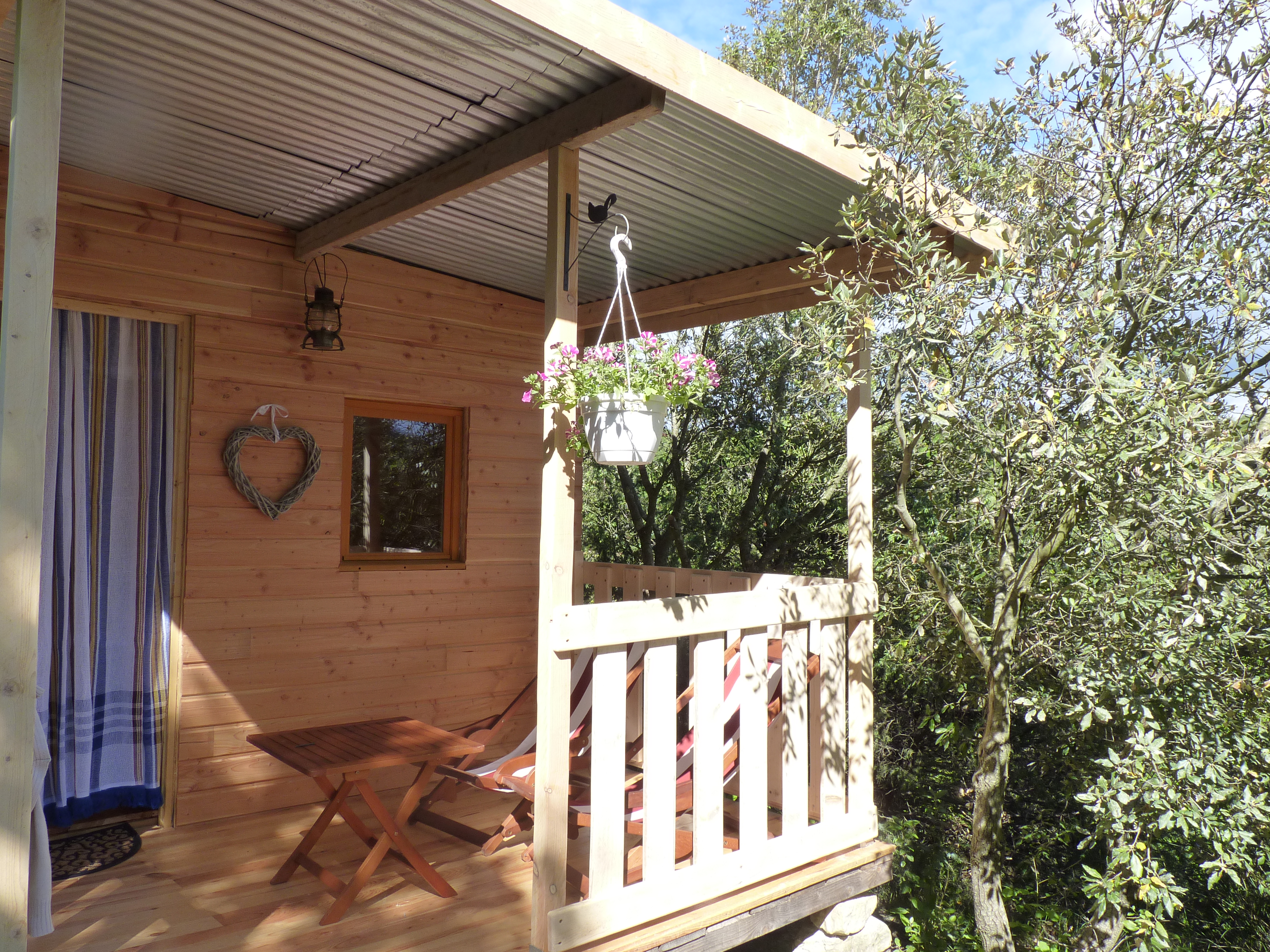 Domaine des Loriots à Villeneuve de Berg - Cabane Les Renards