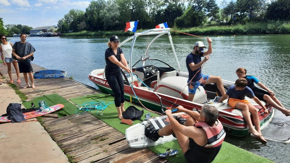 Personne pratiquant une activité nautique 