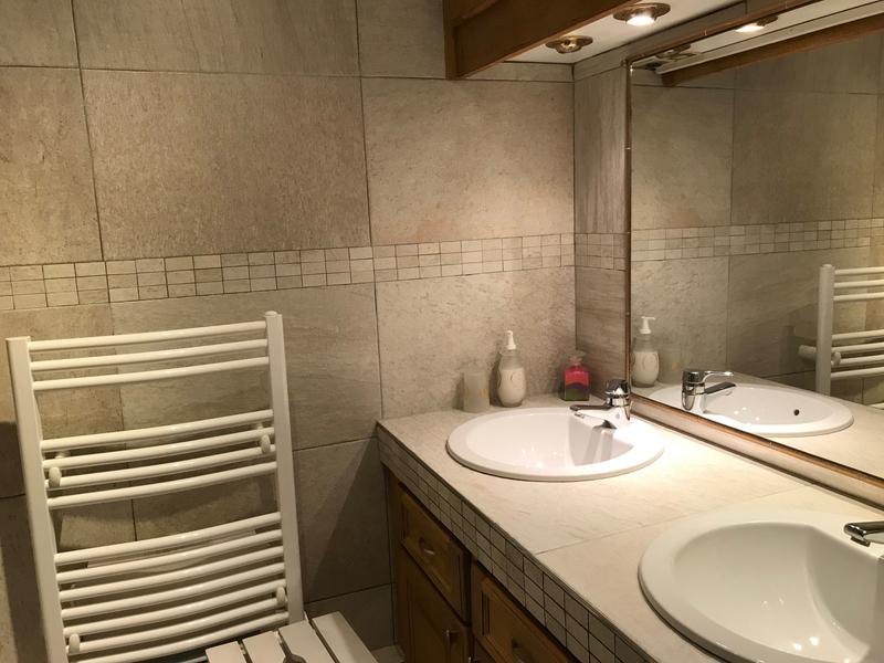 Le Clos-Salle d'eau-Nice-Gîtes de France des Alpes-Maritimes