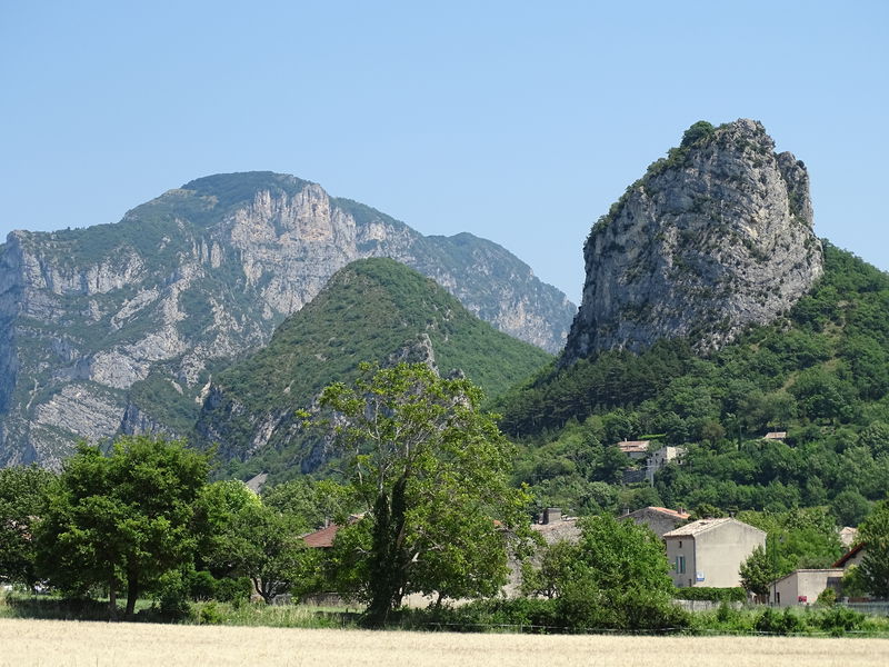 Roc depuis l'entrée du village