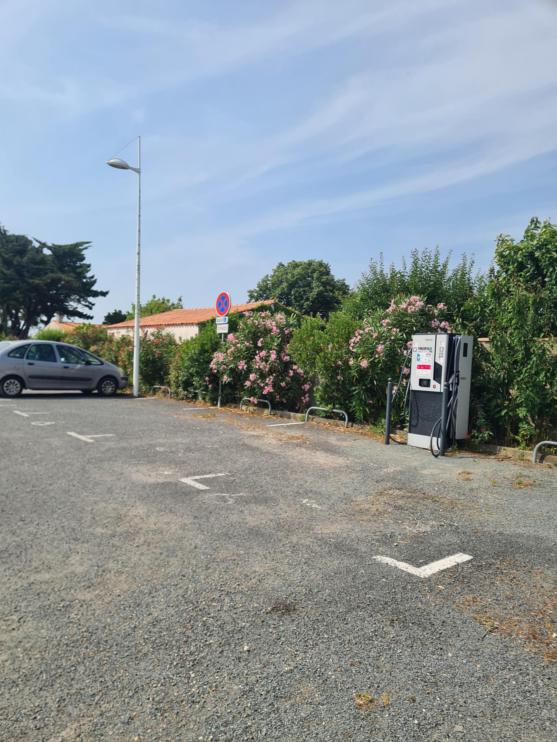 Bornes de recharges électrique Cheray -Parking Godeau