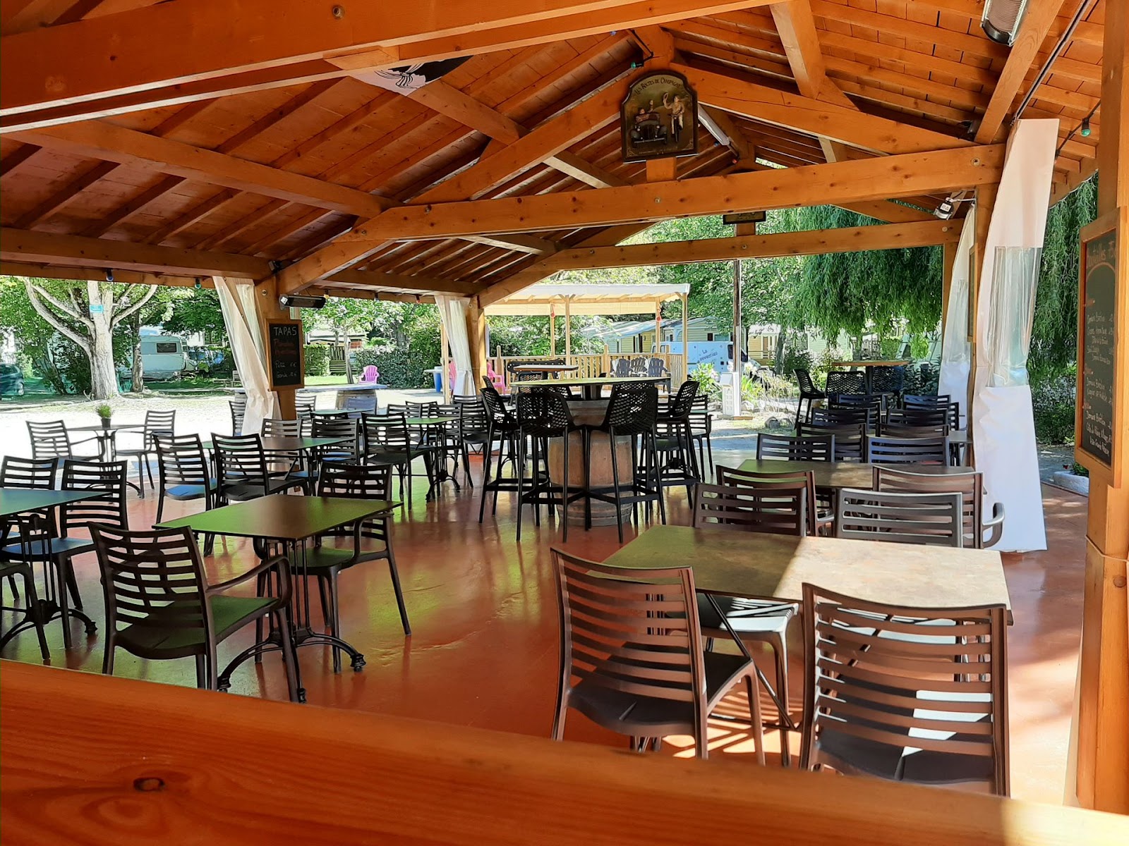 Terrasse snack Camping de Retourtour