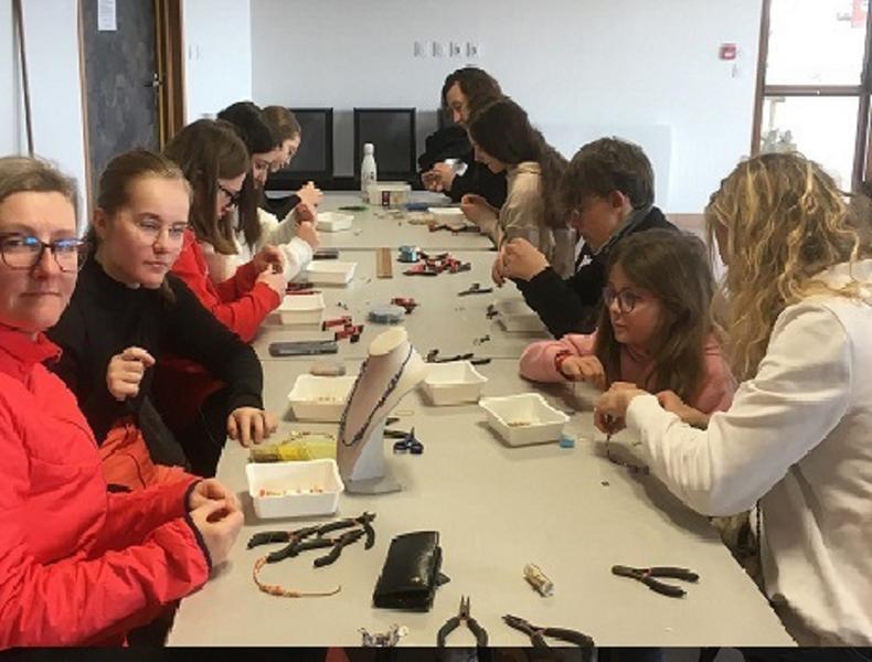 Atelier "Bijoux en perles de verre" Du 26/12/2024 au 2/1/2025