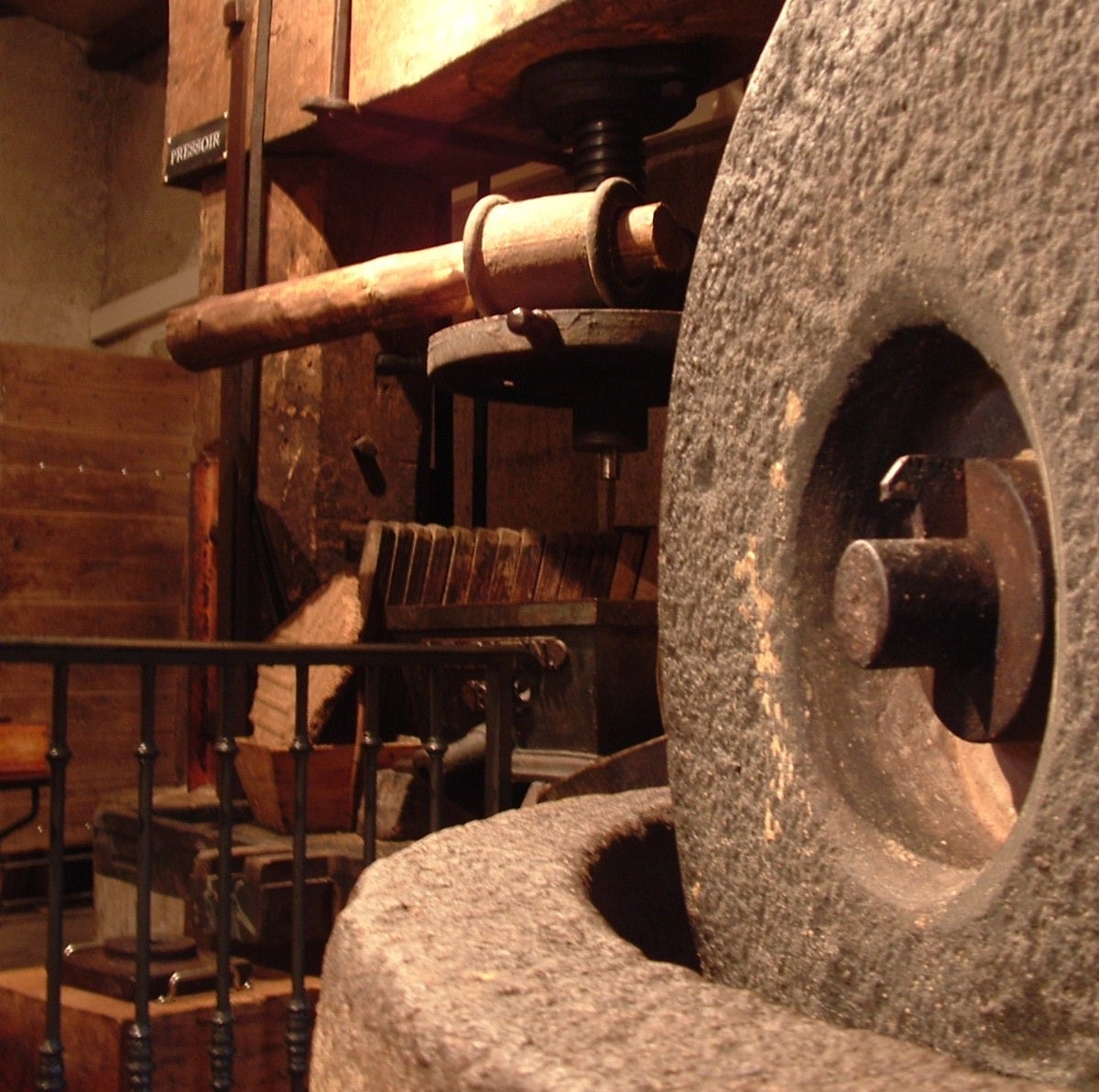 moulinhuile_creditmuseedepinsot.jpg