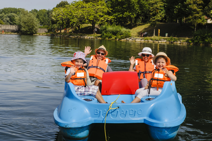 Espace eau plate : paddle, paddle géant, kayak et pédal'eau