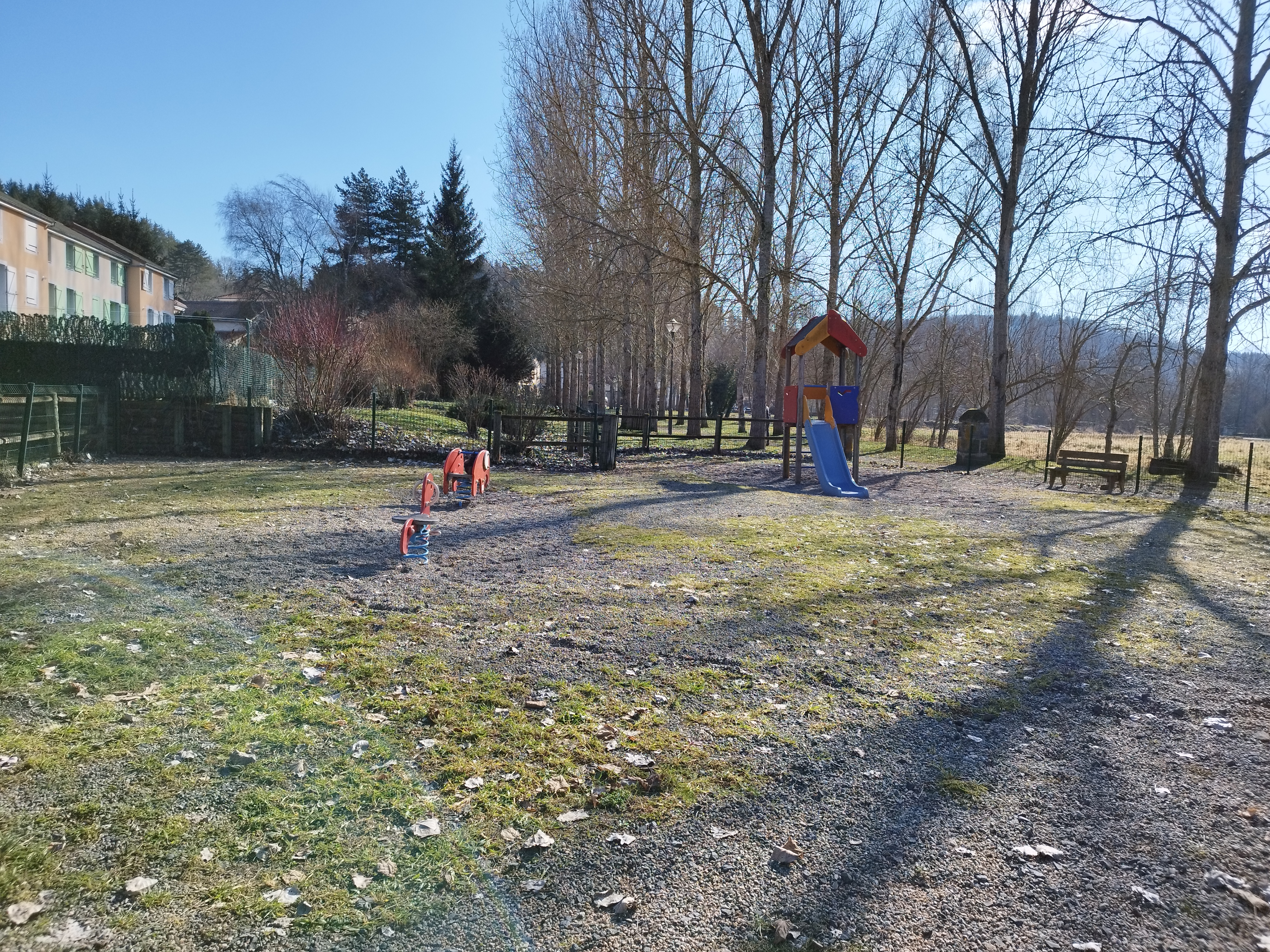 Aire de jeux - Pontgibaud