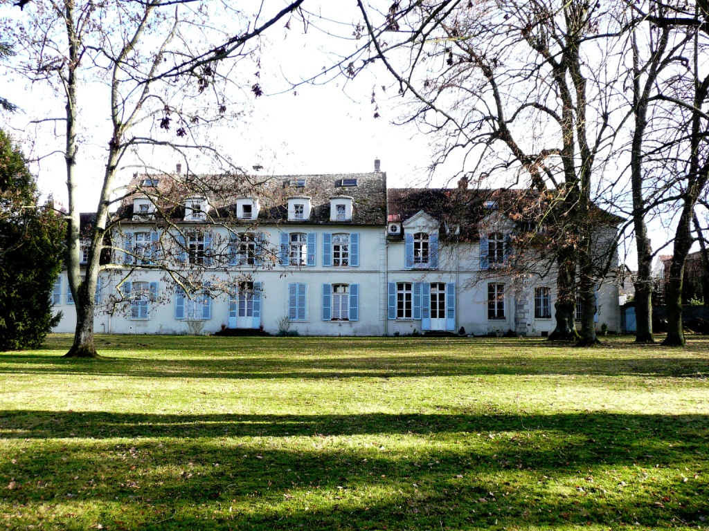 Vue cotu00e9 jardin du Chu00e2teau de Cheptainville