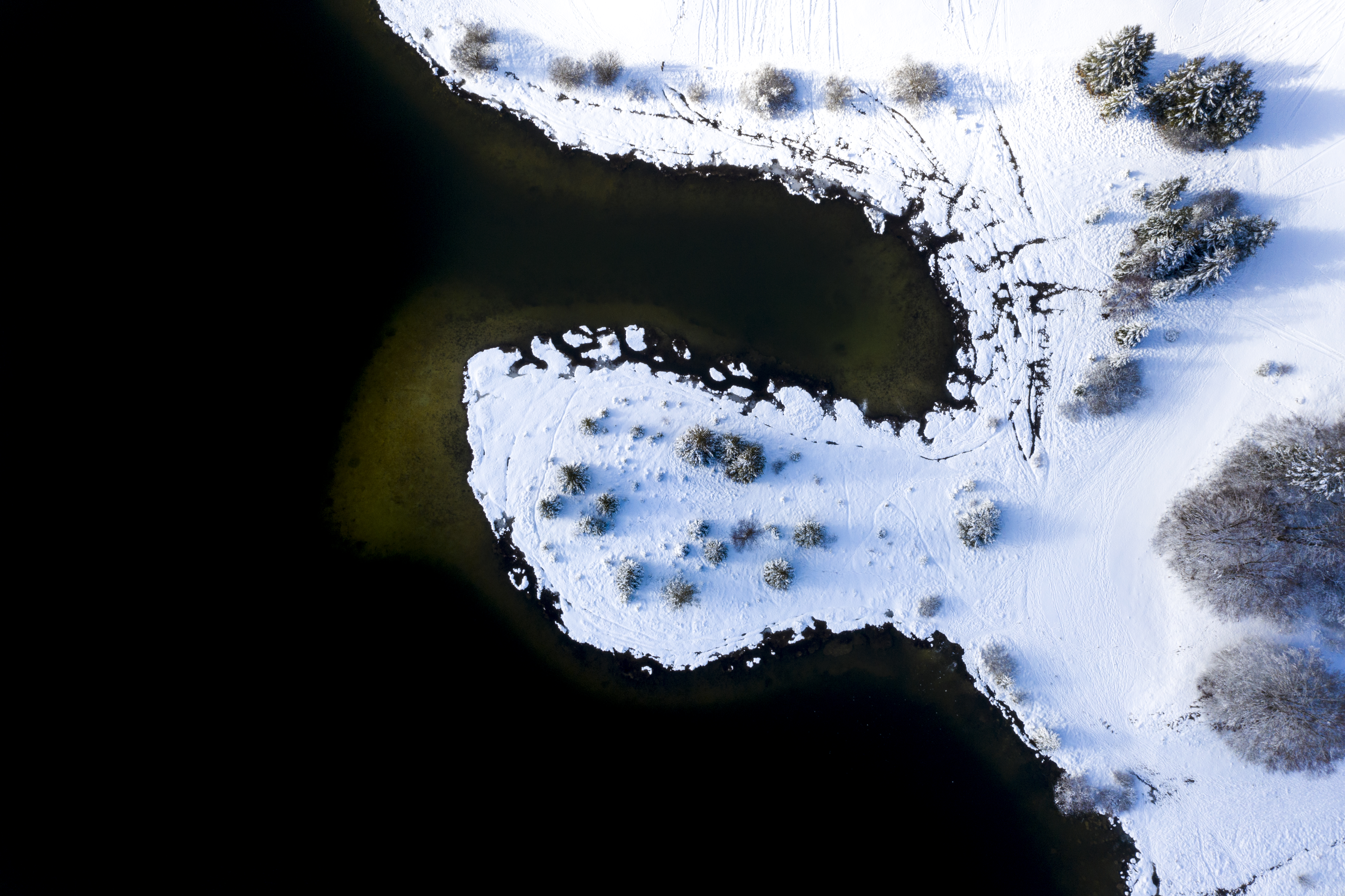 Lac_Genin_hiver_Drone©Daniel Gillet - HautBugey Agglomération (6)