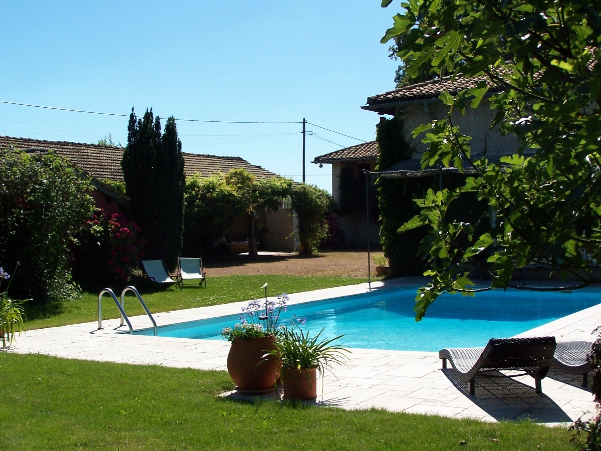 piscine chauffée des propriétaires à votre disposition