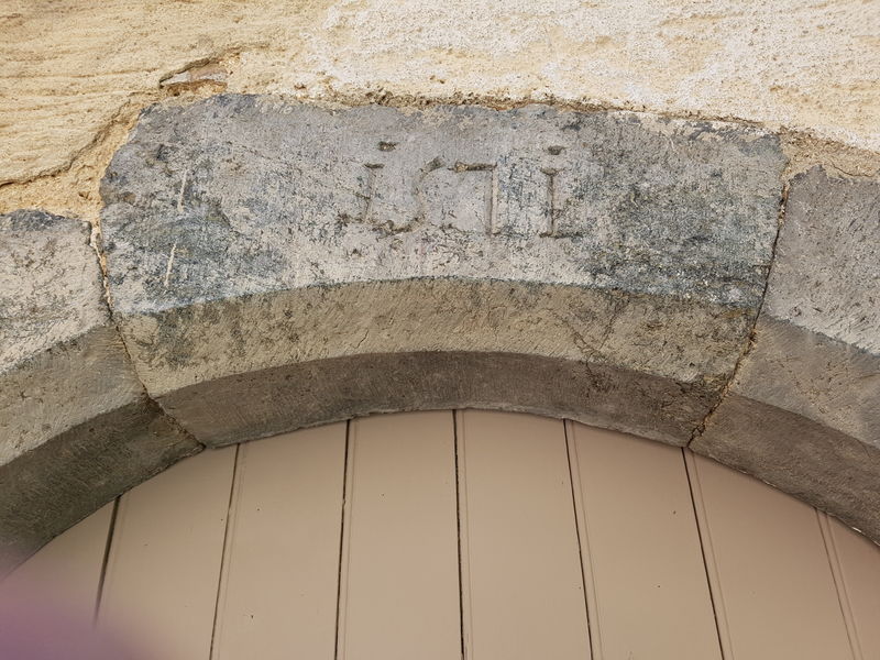 Portes anciennes à Gassin, l'un des Plus Beaux Villages de France - https://gassin.euPortes anciennes