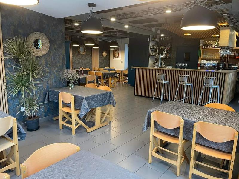 La salle du café Bernard