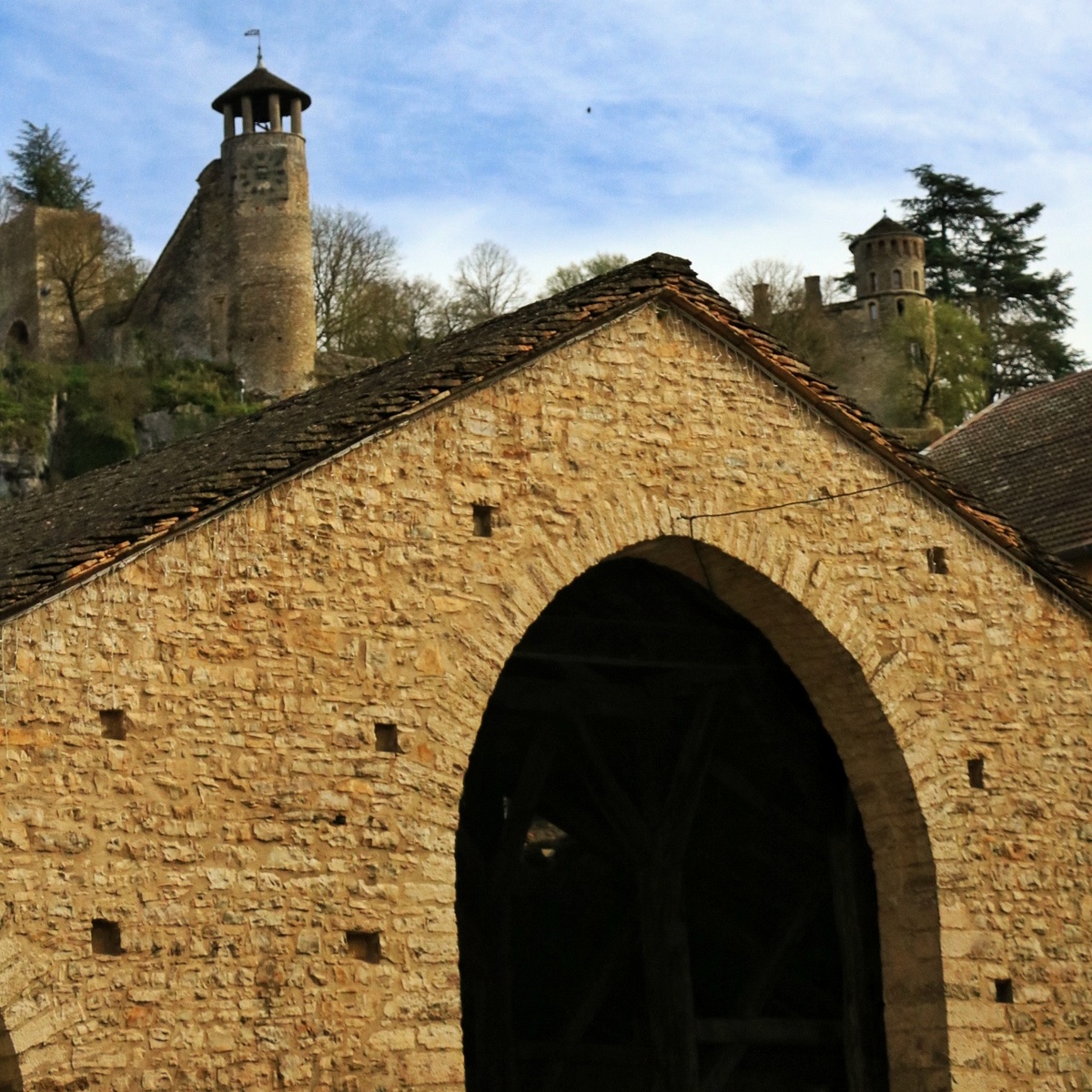 cremieu_-_e-bebi_ot_balcons_du_dauphine_-22.jpeg