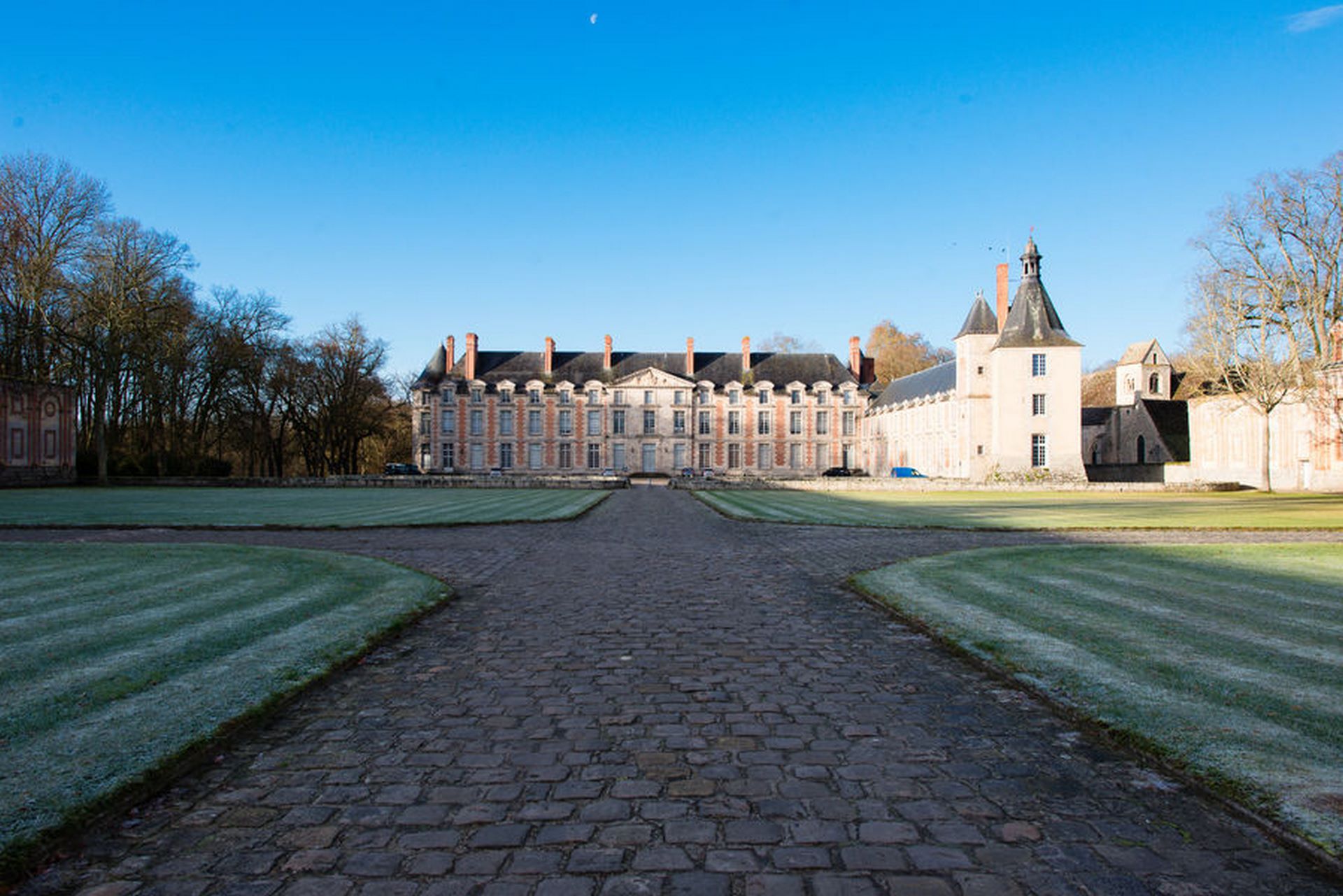 Scene De Menage La Vie De Chateau Château de Fleury - Appartement "Chez François" - Fontainebleau Tourisme