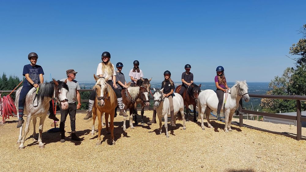 Centre équestre Le Poney Cernaise
