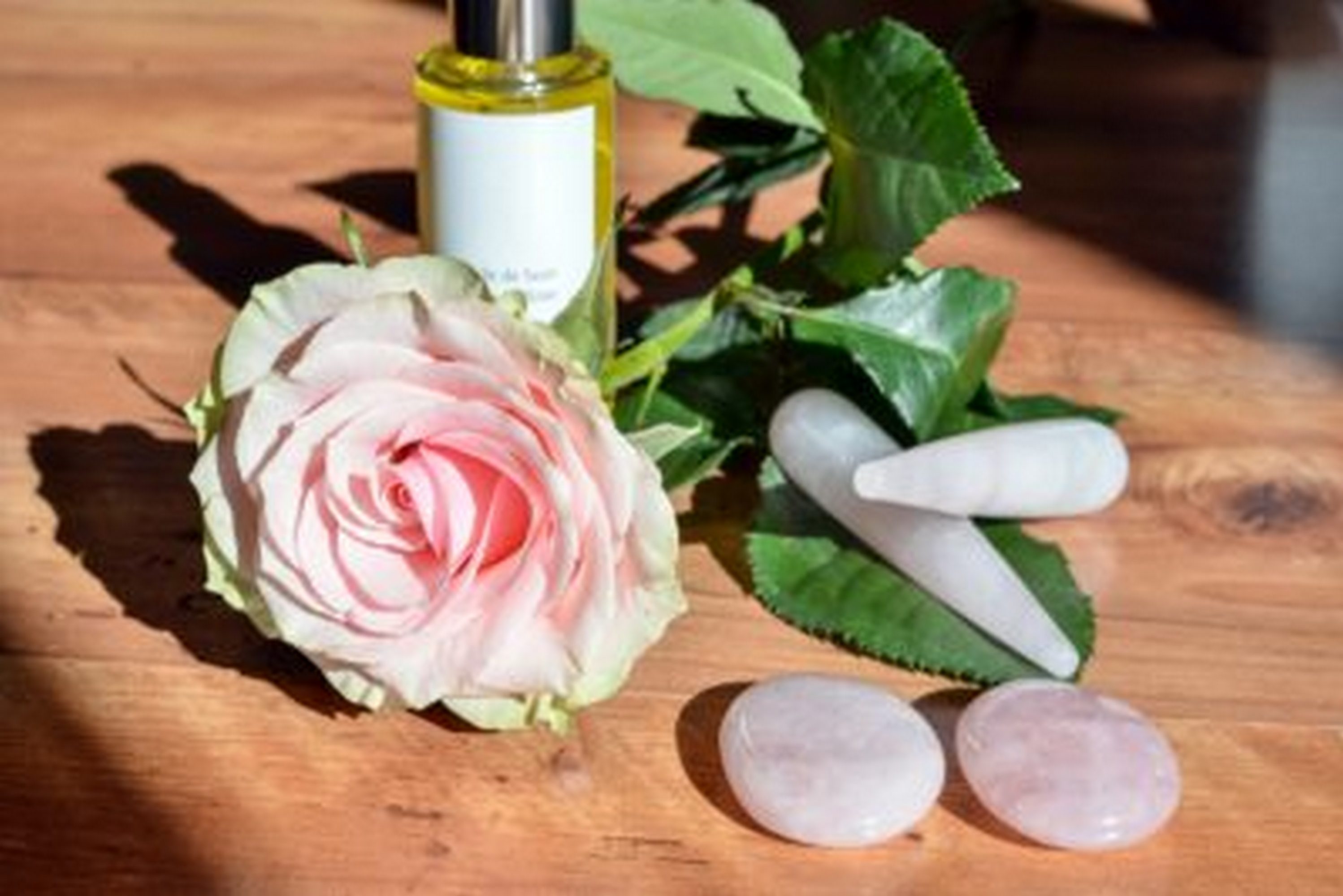 Découverte des bienfaits du Massage au Quartz rose et à l'Huile de Rose Bio - SAINT-JUST-EN-CHEVALET