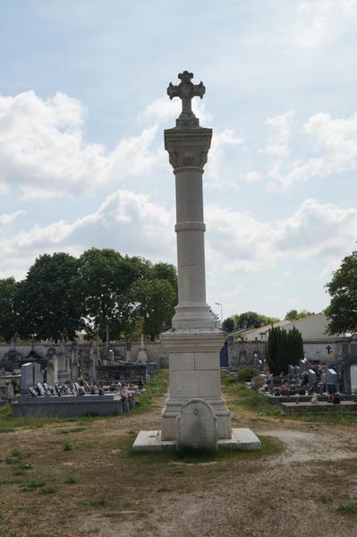 La croix du cimetière