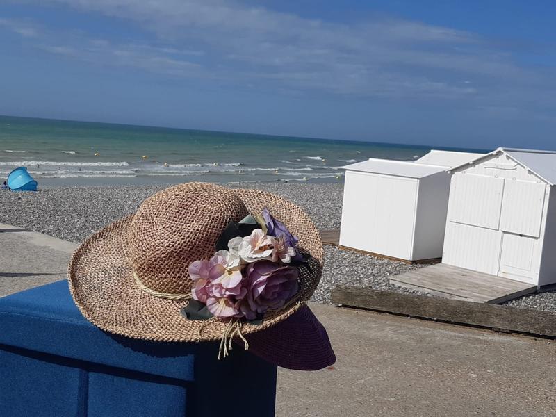 Chapeau à fleurs 