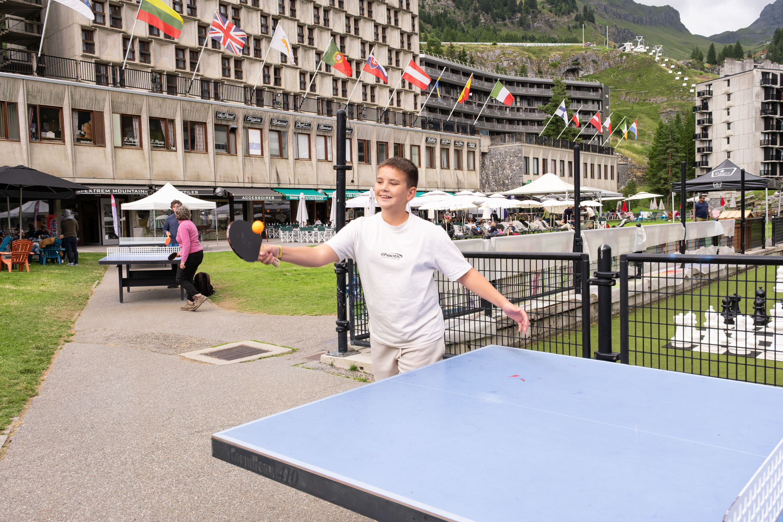 Player who returns the ball