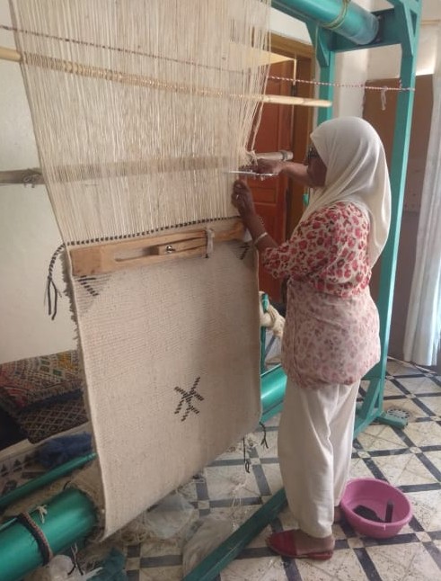 Exposition et vente de tissage et broderie fait main