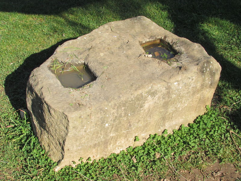 Vestige de pressoir à levier du Jardin des Oliviers