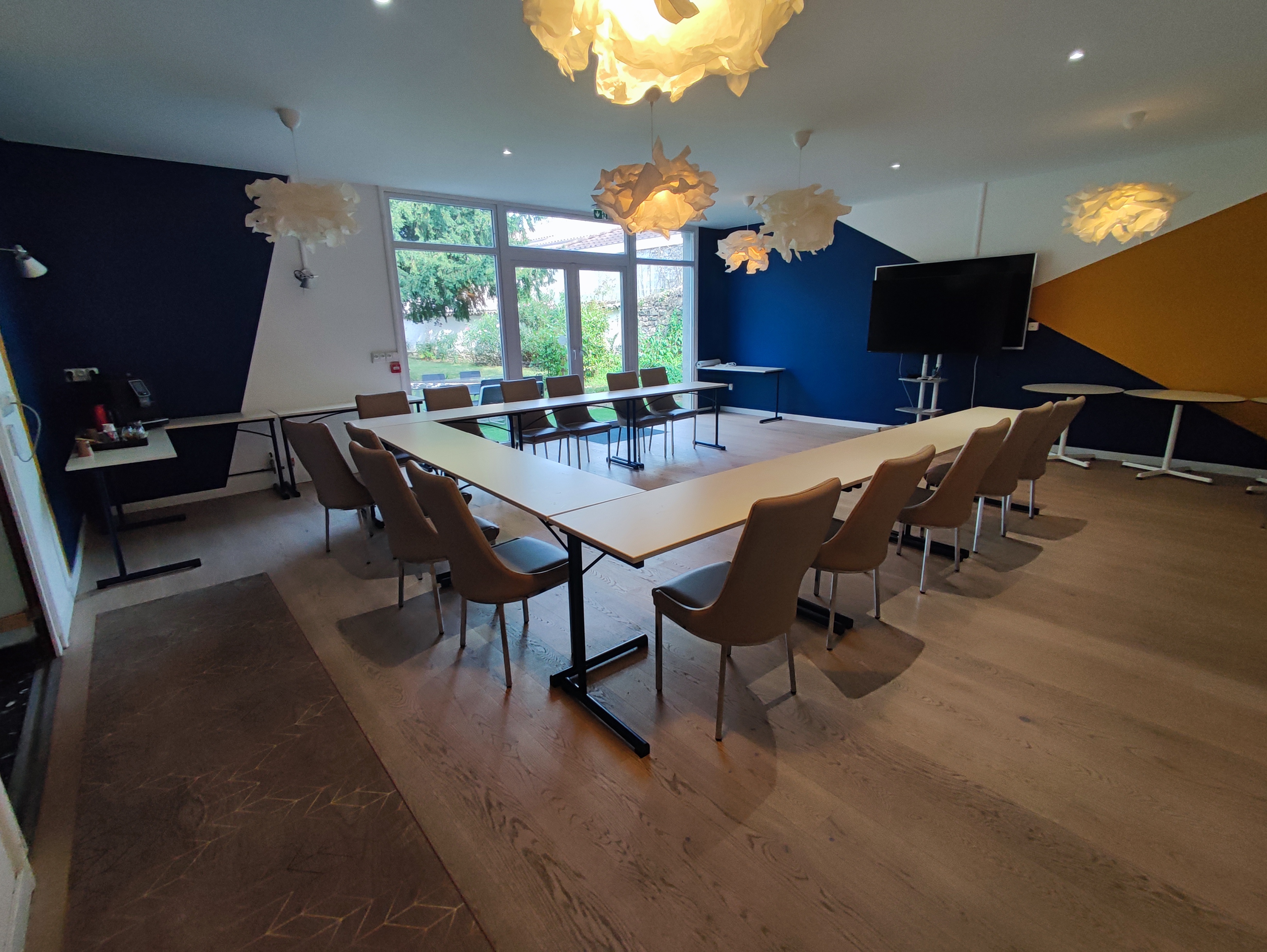 Salle de réunion lumineuse