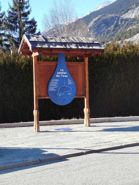 Le sentier de l'eau à Avrieux