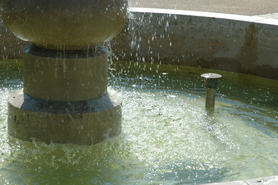 Fontaine de Vézeronce-Curtin