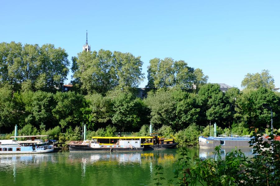Quai Fernand Saguet en bord de Marne 