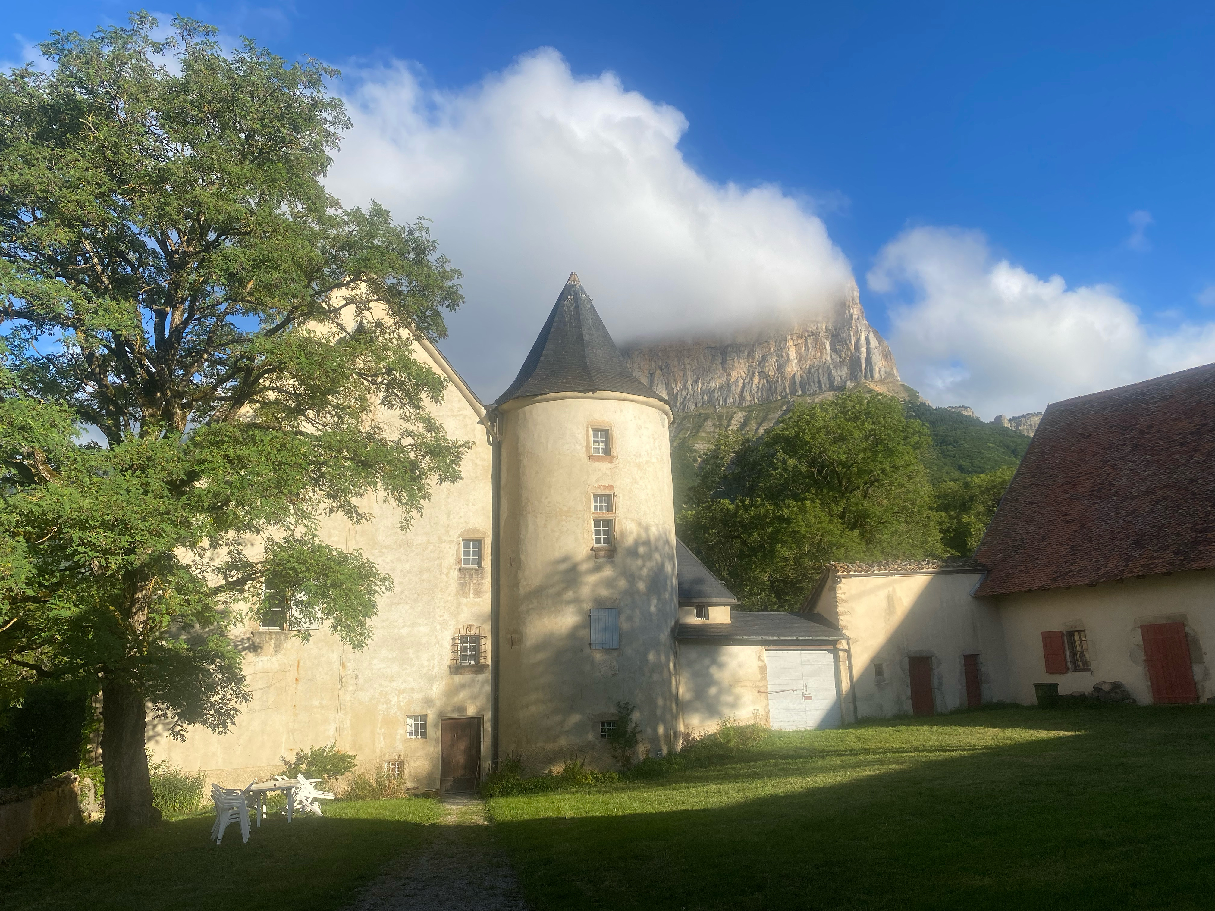 Au pied du Mont Aiguille