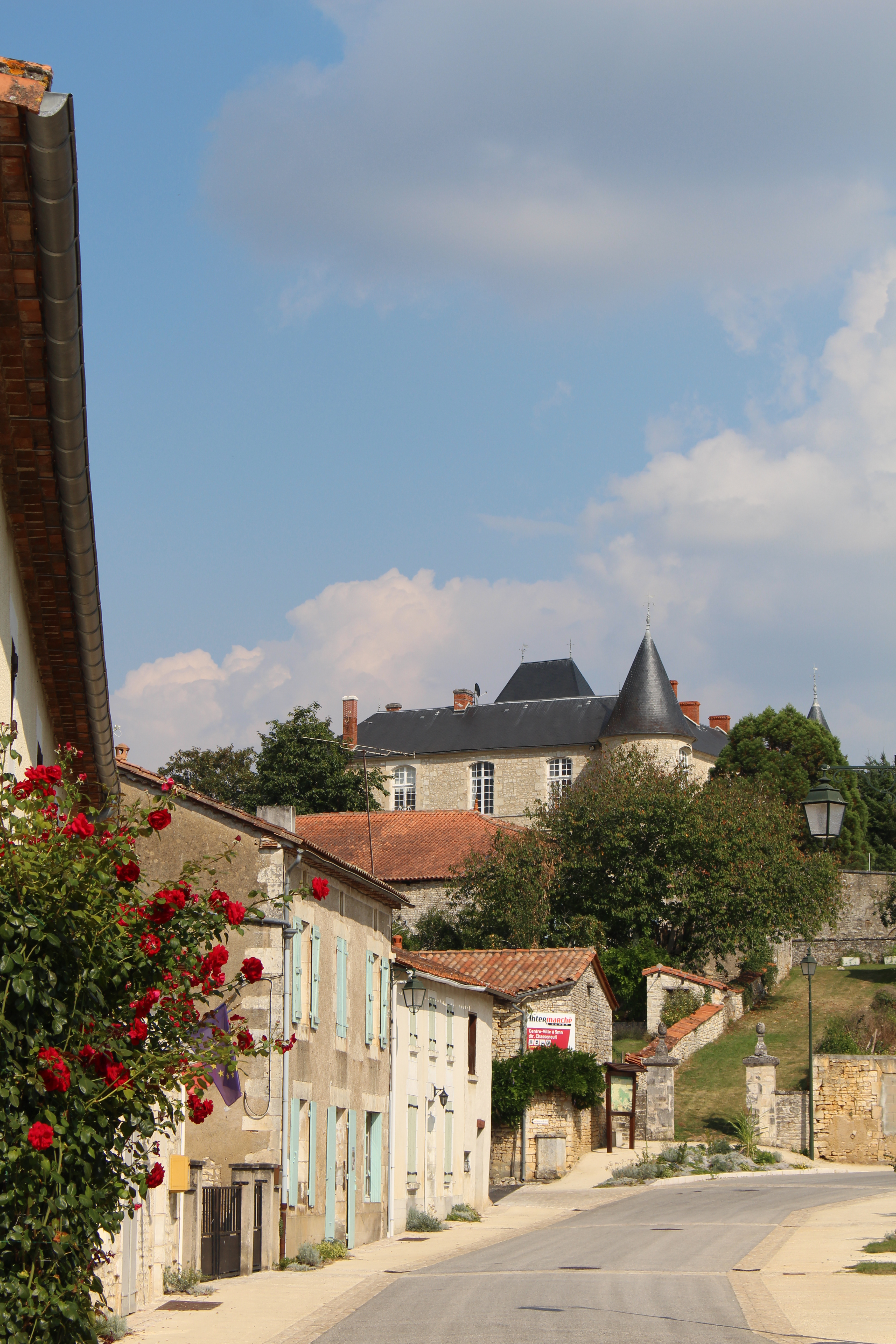 Saint-Mary sentier Forêt de Bel-Air
