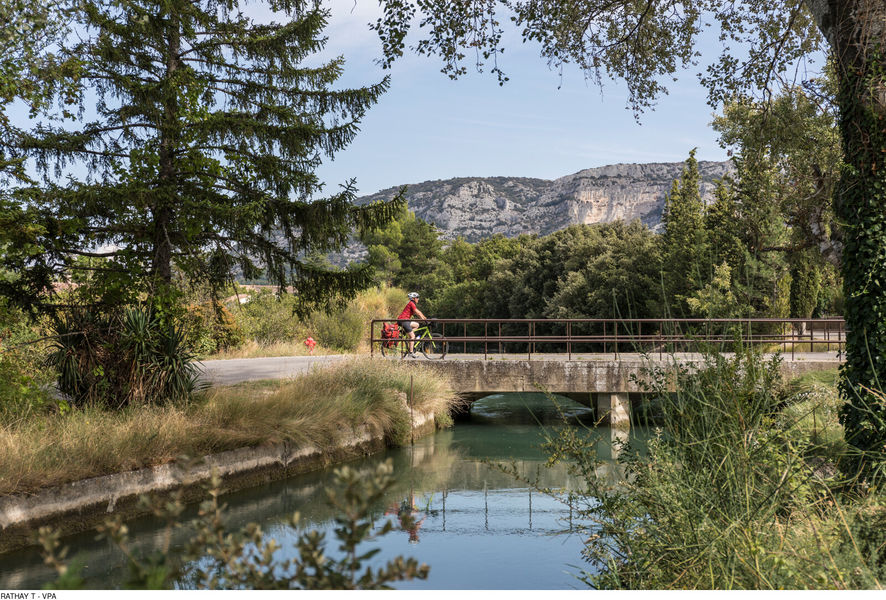 Canal de Carpentras vers la Via venaissia à vélo