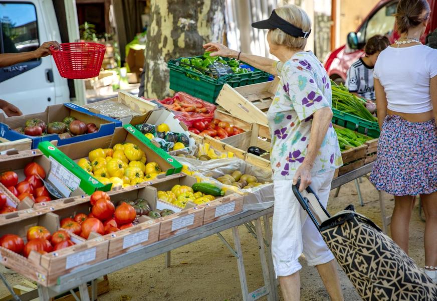 Le petit marché de Jaujac