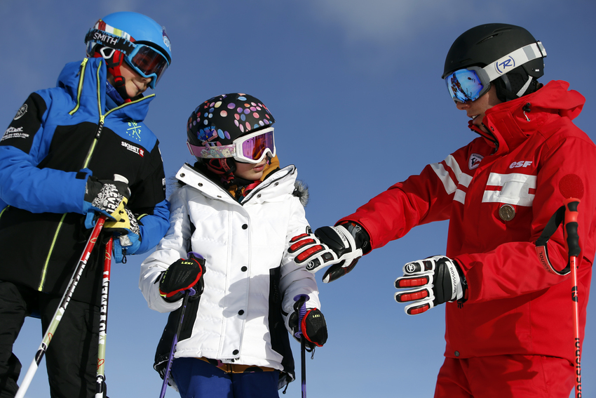 Cours de ski alpin et club Piou-Piou avec l'ESF aux Plans d'Hotonnes