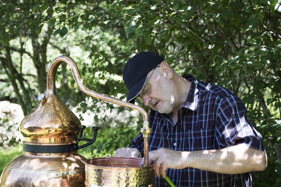 Atelier Découverte de la Distillation (hydrolats et huiles essentielles)_Habère-Poche