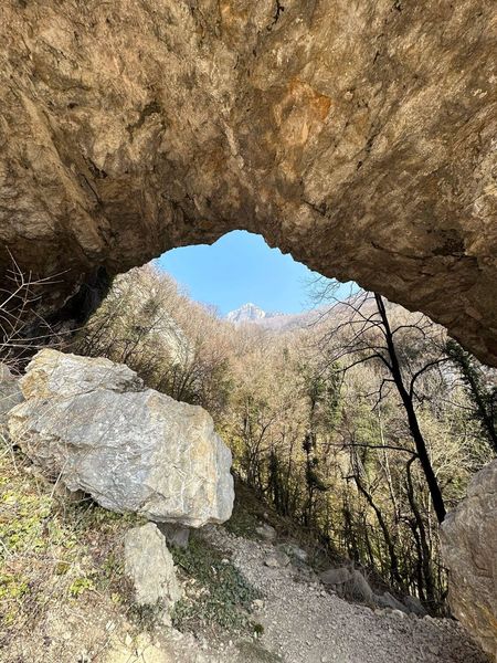 La roche percée dans le massif du Grand Colombier