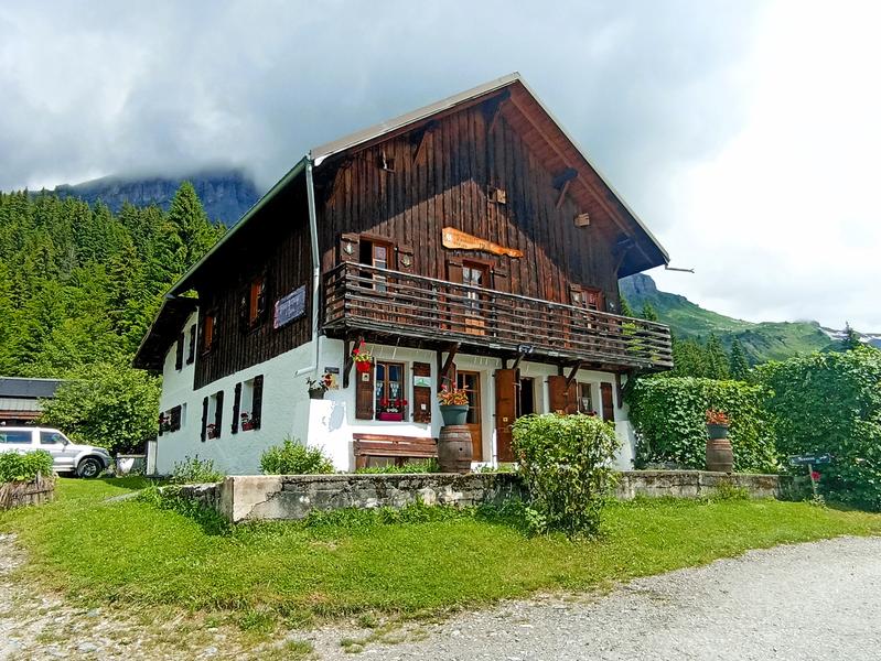 Le refuge du Chatelet d'Ayères par le Lac Vert_Passy